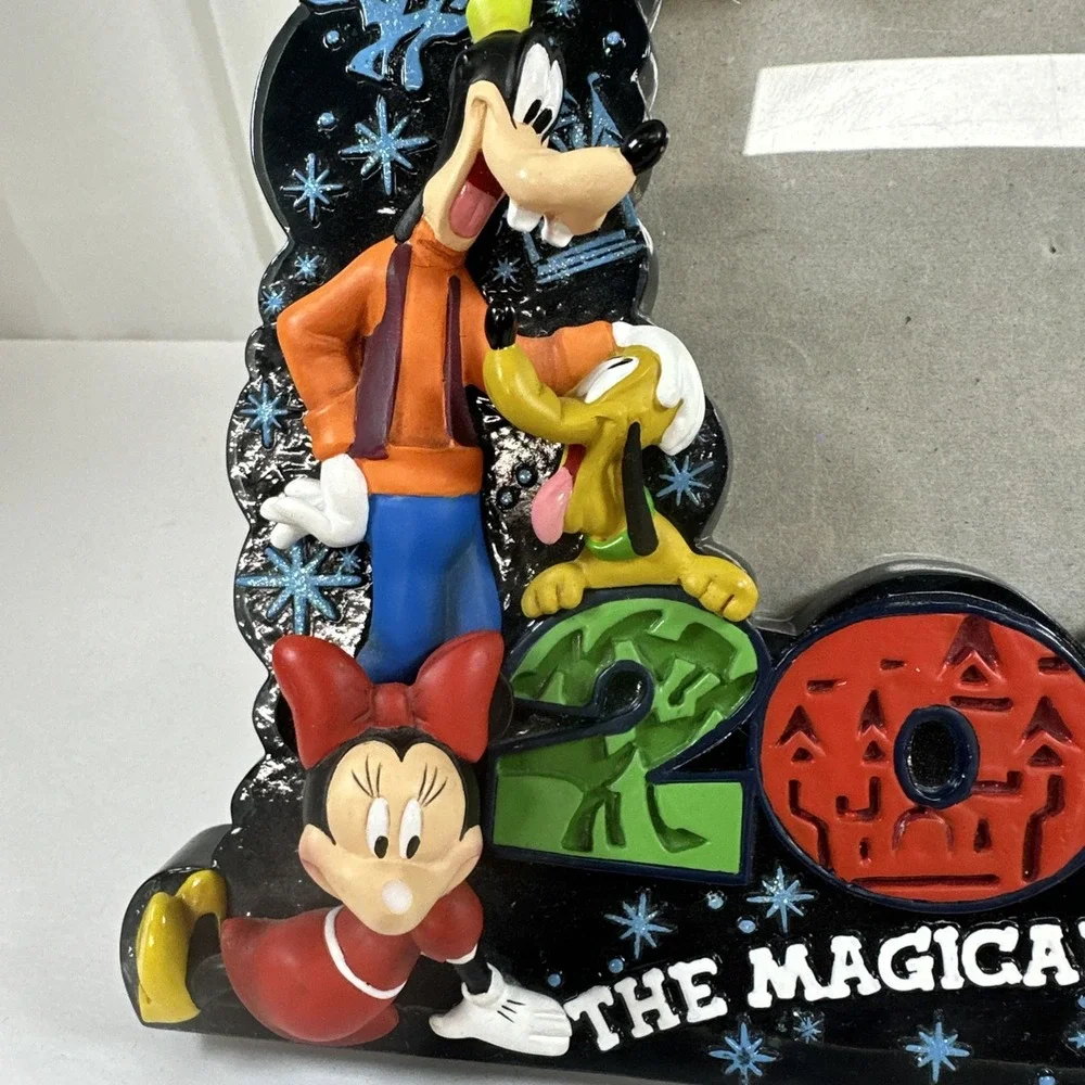 Walt Disney World 3D 2003 Magical Place to Be Picture Frame Vintage 10x7